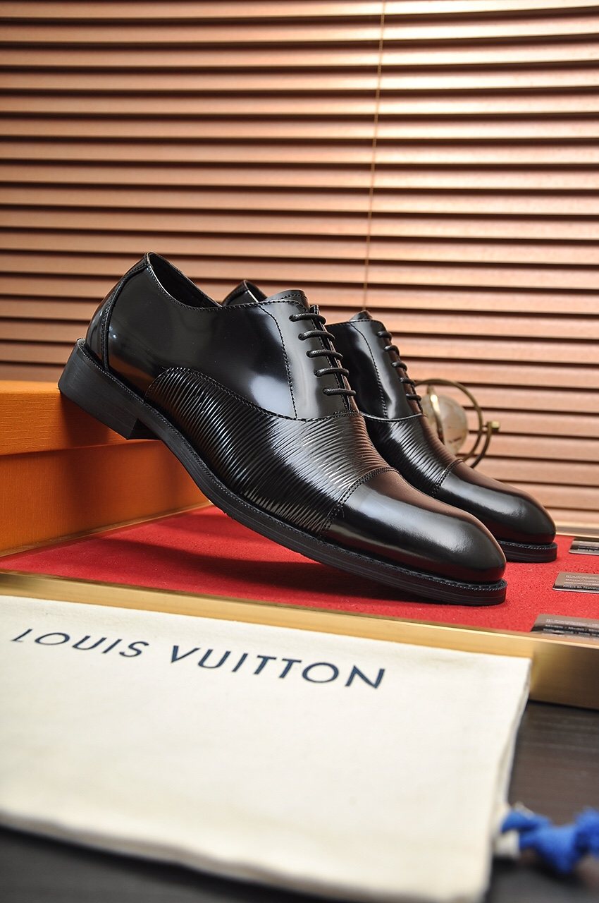 Louis Vuitton Lace-Up Dress Shoes