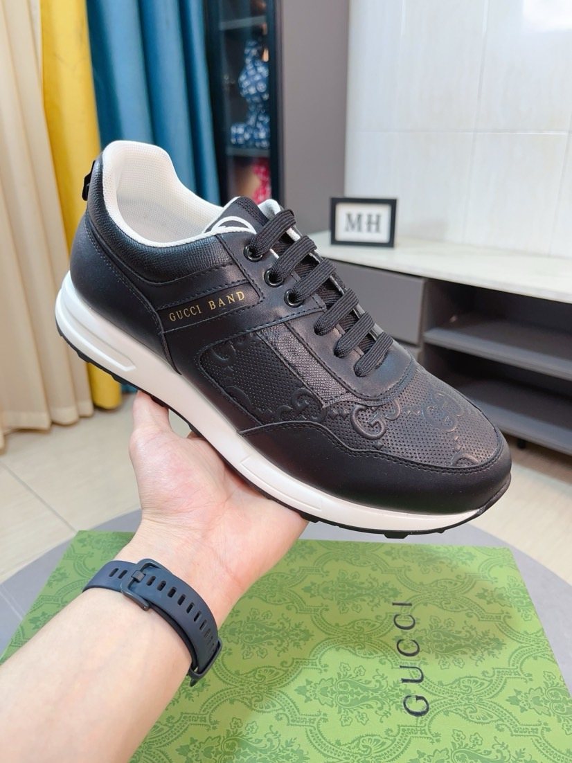 Gucci Men’s Textured Low-Top Sneakers